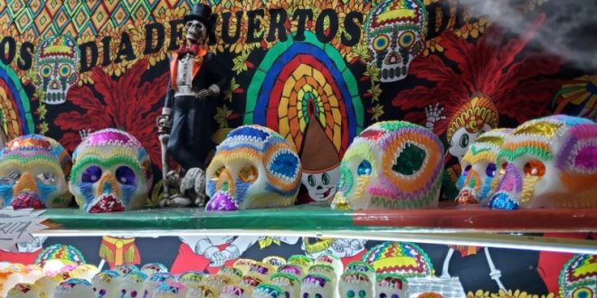 La comercialización del Día de los Muertos: ¿Algo nuevo o vigente a lo largo del tiempo?