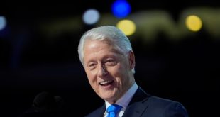 Hospitalizan con fiebre a Bill Clinton, pero está de buen ánimo, dice su portavoz