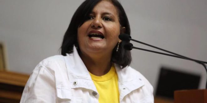 Maduro ordena pedir a España la extradición de la ex diputada opositora Dinorah Figuera