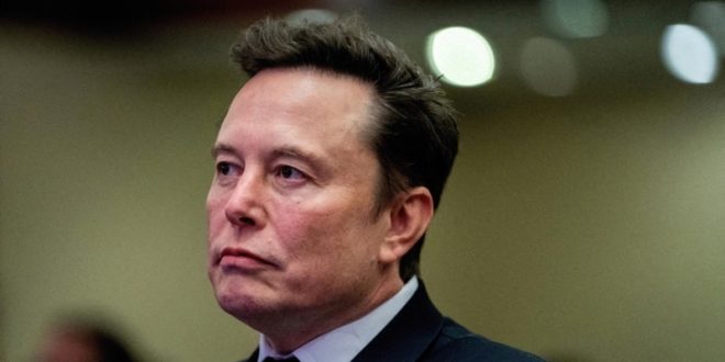 Musk promete "guerra" para defender programa visas H-1B en medio de disputa con partidarios de Trump