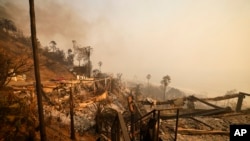 En Fotos | Voraces llamas siguen devastando comunidades en California. Cinco víctimas mortales