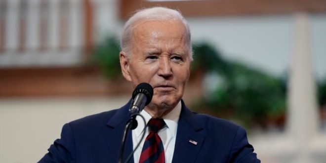 Biden insta a los estadounidenses a "mantener la fe" en su último día completo como presidente