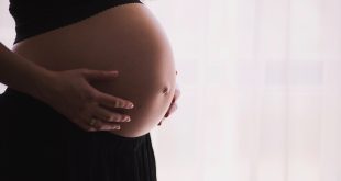 Gobierno de Costa Rica propone endurecer penas por aborto: hasta 6 años de cárcel para mujeres
