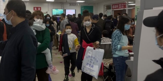 Médicos advierten que virus gripal en China no es Covid-19