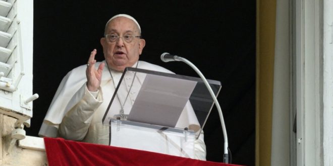 Papa Francisco dice que las redadas migratorias de Trump serían una "desgracia"