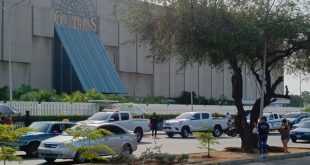 CC Galerías Mall in Maracaibo evacuates of course explosive package: Sebin and police officers on the site