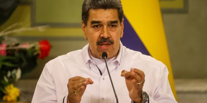 Maduro reiterates that "Venezuela will never give up before the US and its economic sanctions"