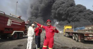 A massive explosion causes eight dead and almost 750 injured in an Iranian port